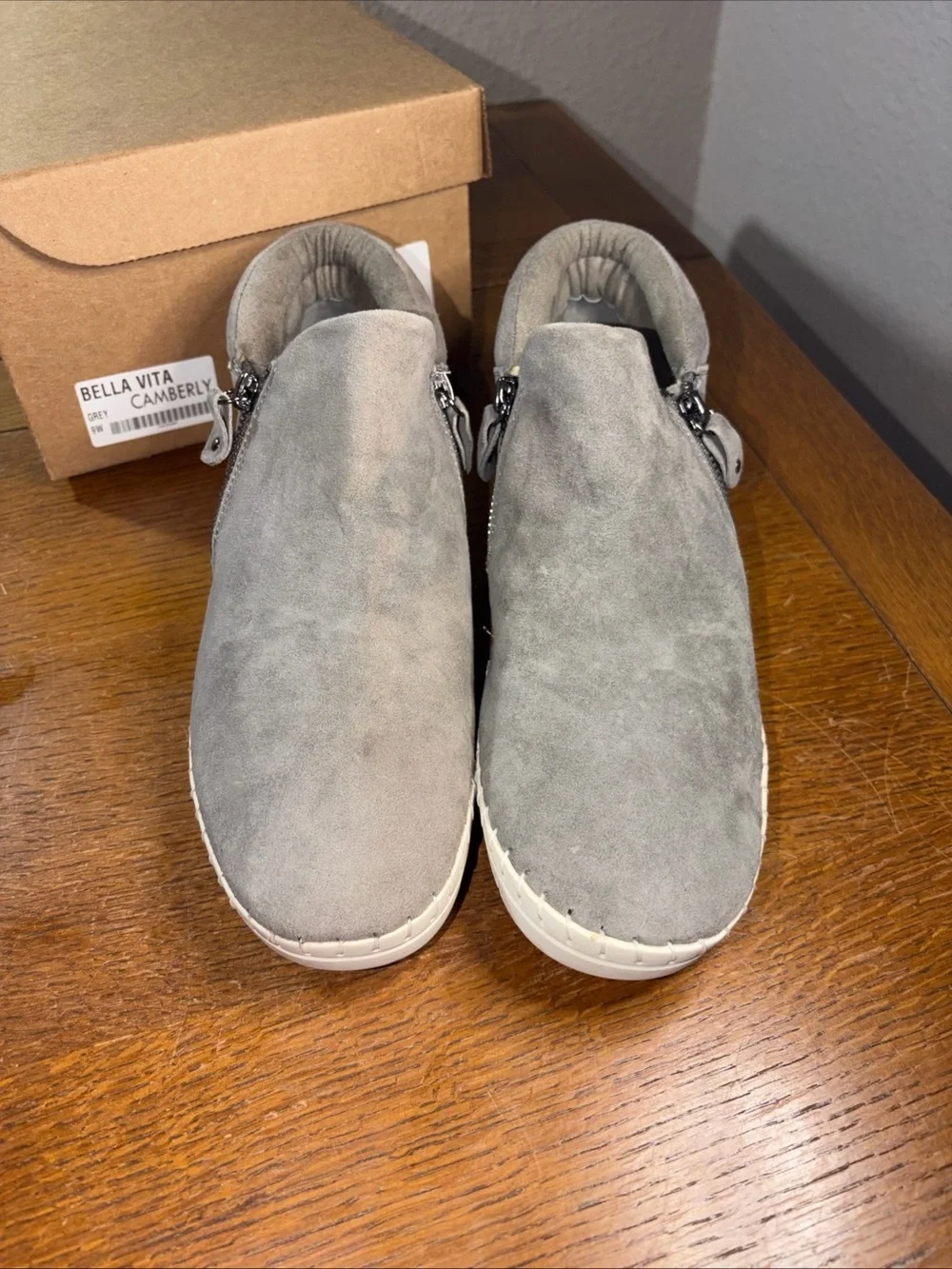 Women's Size 9W Gray Bella Vita Camberly Ankle Boot